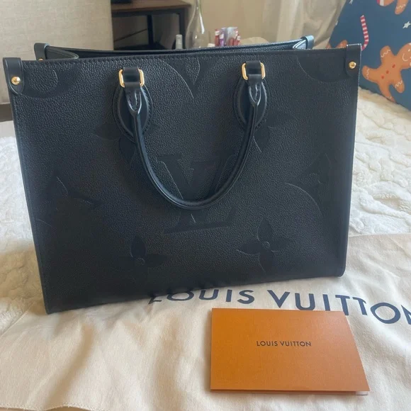 Louis Vuitton Black Monogram ONTHEGO MM Tote - Picture 3 of 16